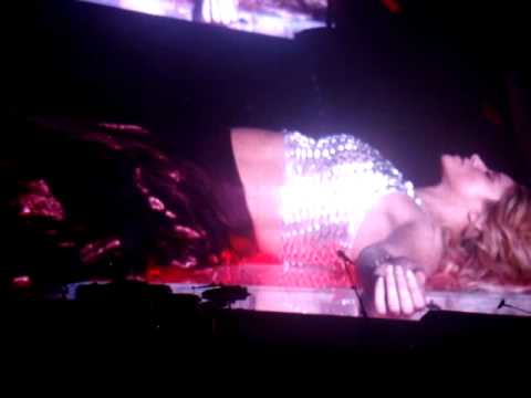 Shakira en Milan - Parte 5  03/05/11