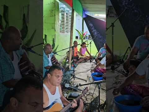 Voqa Kei Nabukalou ,Diva Lo tu.Apimeleki Tuni and my 2 niece Lenny n Vasco in Narocivo Rewa