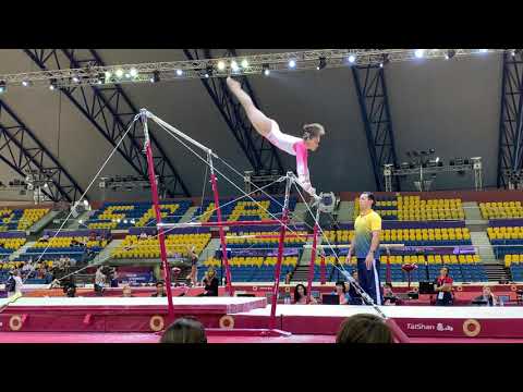 Thais Fidelis Dos Santos - bars - podium training DOHA