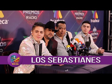 Banda Los Sebastianes ft 'Los Rieleros del Norte' compartieron escenario en Premios de la Radio 2021