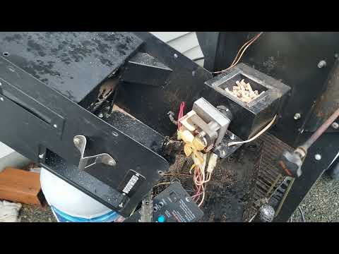 Troubleshoot Camp Chef Woodwind Pro smoker if pellets fail to feed
