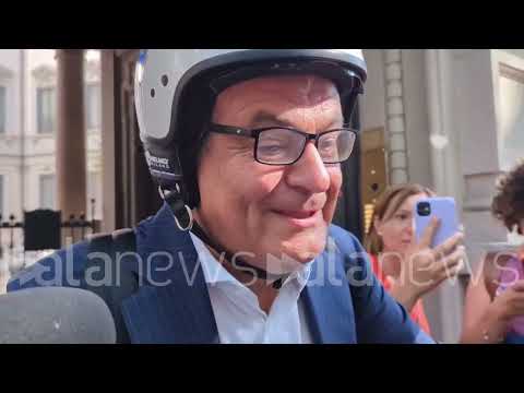 Berlusconi, the notary leaves the office: "I have an appointment"