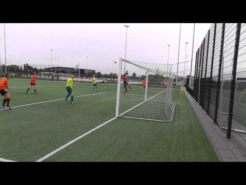 13 okt 2012 VV De Meern 9 - Domstad Majella 3 com 4-6 Doelpunt Phil, assist Peter