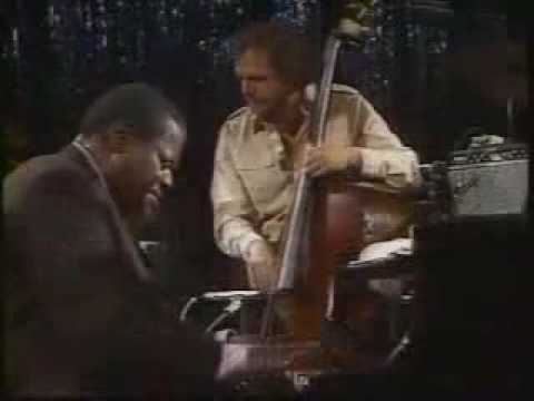 Oscar Peterson Trio - You Look Good To Me