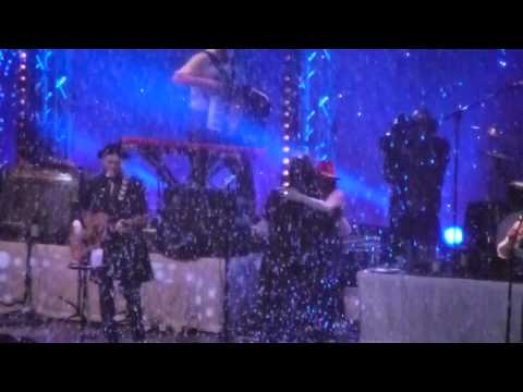 December 20, 2012: Shane MacGowan & Camille O'Sullivan's Fairytale of New York waltz @ O2 Arena