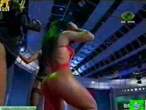 Fabiana Andrade moviendo el trasero