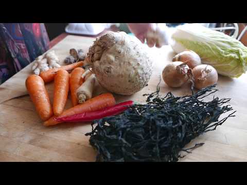 Rosół wegański z kulkami z macy