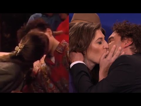 'Big Bang Theory' Stars Mayim Bialik and Johnny Galecki Recreate Their 'Blossom' Kiss