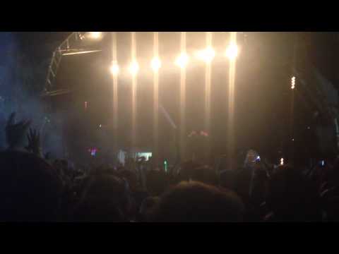 Swedish House Mafia - Future Music Peth 2012: Deniz Koyu - Tung w/ Calvin Harris - Feels So Close