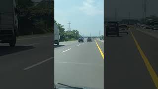 Download lagu Black fortuner cumi darat melesat di tol jagorawi mp3 Download lagu Black fortuner cumi darat melesat di tol jagorawi mp3