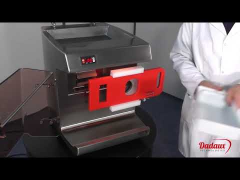 Video Hachoir réfrigéré avec portionneur automatique multicalibres 300 Kg/h DADAUX - SETNA