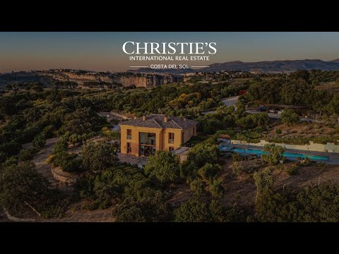 Villa La Mandaluz, a unique and inspiring home where art and architecture converse, surrounded by protected countryside in Ronda, Málaga