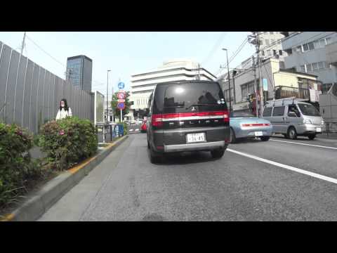 自転車ナビマークと自転車レーン　大久保通り