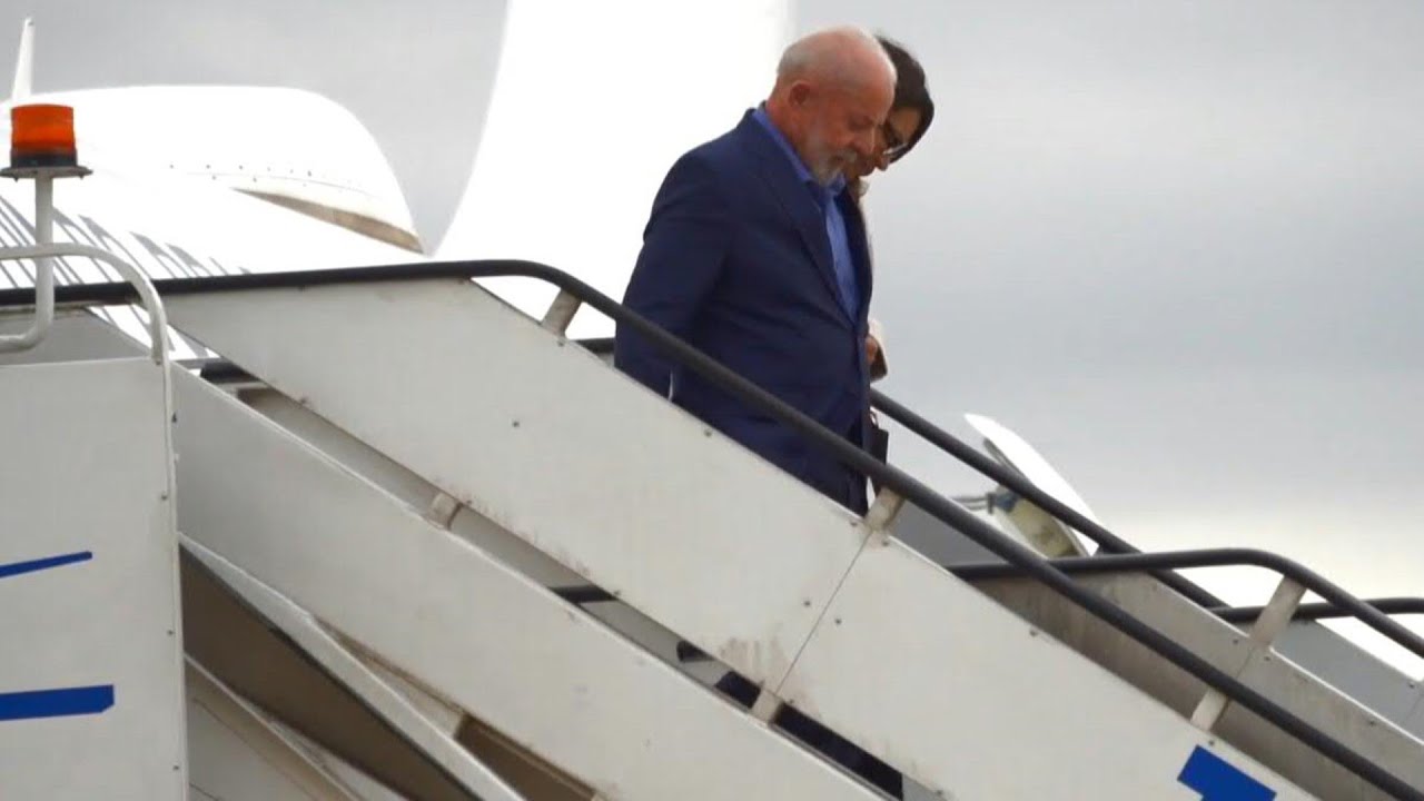 'Problema técnico' em avião presidencial obriga Lula a voltar ao México | AFP