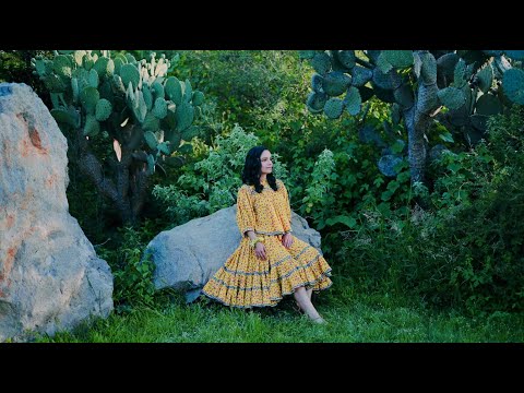 LARISA music - Raza Mexicana (Video Oficial) | Versión Acústica
