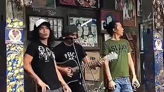 Download lagu Slank. Kenapa harus tunggu bencana mp3