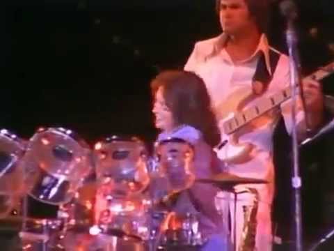 The Carpenters - Help - Live at Budokan (Japan) 1974