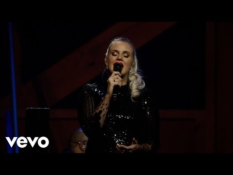 Demi Lee Moore - Diane (Live at Sun Arena / 2019)