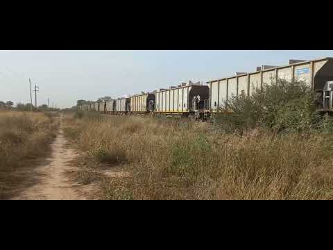 Tren de tm chinas cargados con alcantarillas (Pinedo Chaco dest.El Quebrachal Salta )