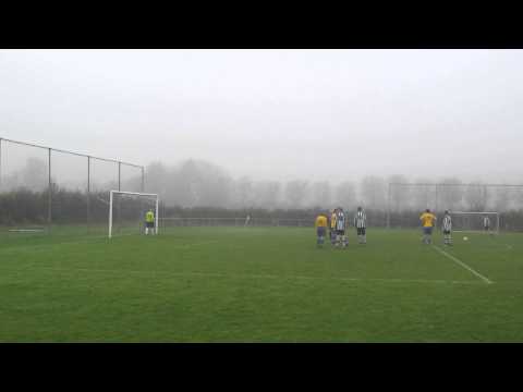 Bart Buunders voor al uw vrije trappen (Tricht 4 op 16-11-2013)