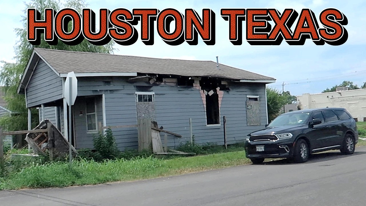 EXPLORING THE REAL STREETS AND HOODS IN HOUSTON TEXAS /  INSIDE HOOD GAS STATION