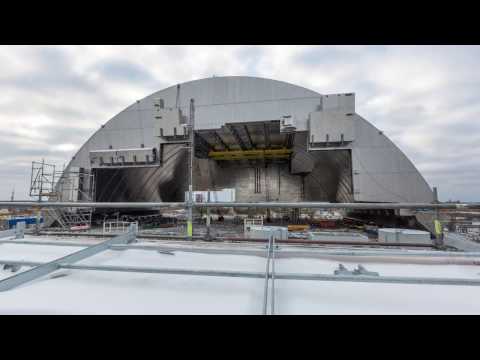 На 4й энергоблок ЧАЭС надвигают укрытие