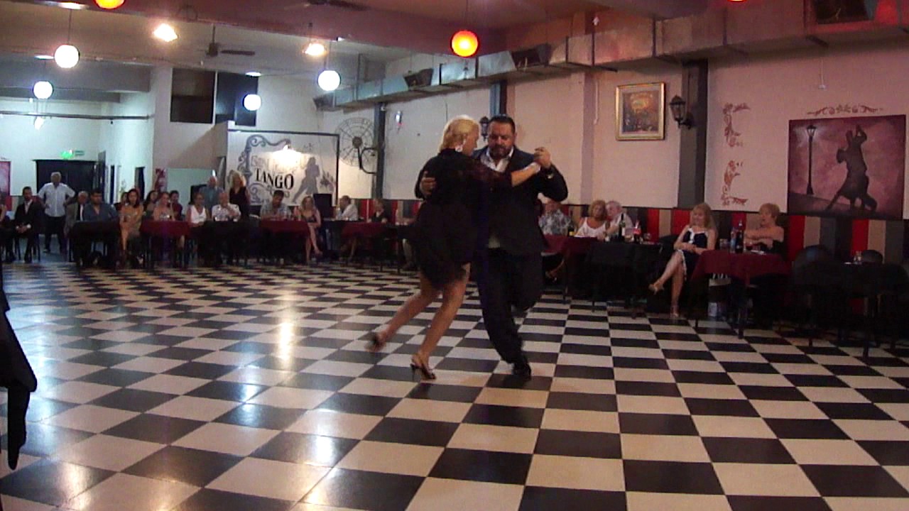 Sin Rumbo, bailan Yanina Erramouspe y Leo Ortiz 2-3