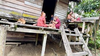 Download lagu Unexpectedly, in the interior of this village stood an ancient Dayak kingdom. mp3 Download lagu Unexpectedly, in the interior of this village stood an ancient Dayak kingdom. mp3