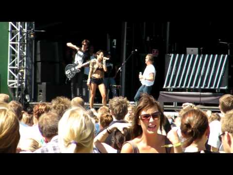 Thomas Helmig feat Medina - 100 dage Live @ Grøn Koncert 2010