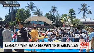 Download lagu Serunya Main Air di Sabda Alam, Wisatawan Padati Kolam mp3