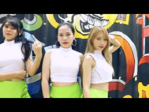 #สมาร์ทโฟนของคนชอบไลฟ์ by Queenliness cover Kill This Love