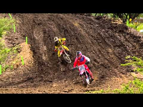 Shaun Simpson passes Gautier Paulin MXGP of Leon 2015