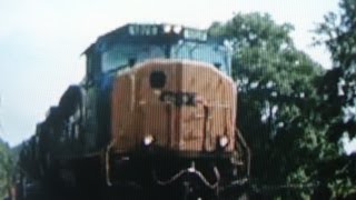 preview picture of video 'Two Loong CSX Trains Meet at Barnesville, MD'