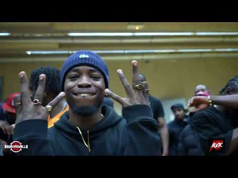 LADY NOSCRIPT vs FLYESTSHOT BOUNCING WALLS CHRISTMAS BUCK