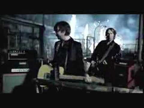 THE TREWS - Hold Me In Your Arms