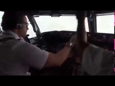 Boeing 737 Windshear Ahead & Go Around procedure at CAT III