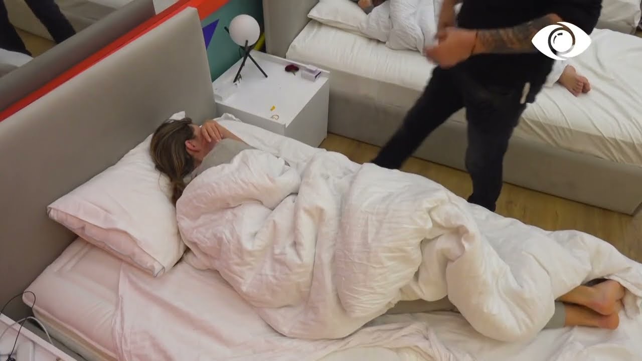 Luizi zgjon me puthje Kiarën