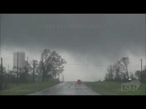 03-17-2021 Tuscaloosa, AL - Tornado close range with large debris thrown in the air
