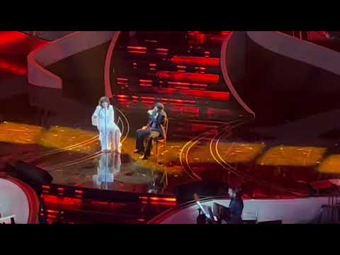 MADAME con Izi dal Teatro Ariston per serata duetti 73 Festival di Sanremo