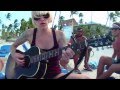 Sarah Blackwood performs 'Wait It Out' On The ...