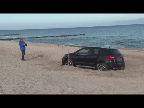 07.04.23 Video: Heiratsantrag in den Sand gesetzt - Sachse versinkt am Ostseestrand von Graal-Müritz