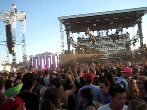 Boys Noize Kontakt Me - (Rynecolegist Turbine Mix) @ Electric Zoo 2010