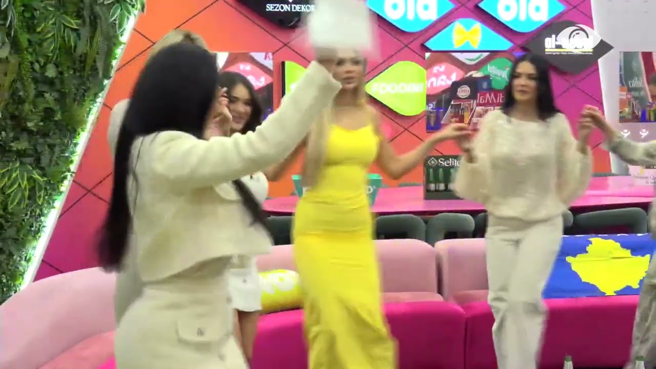 “Tate, du fuston…”/ Vijon atmosfera energjike në shtëpi, Artani iu bashkohet përsëri vajzave