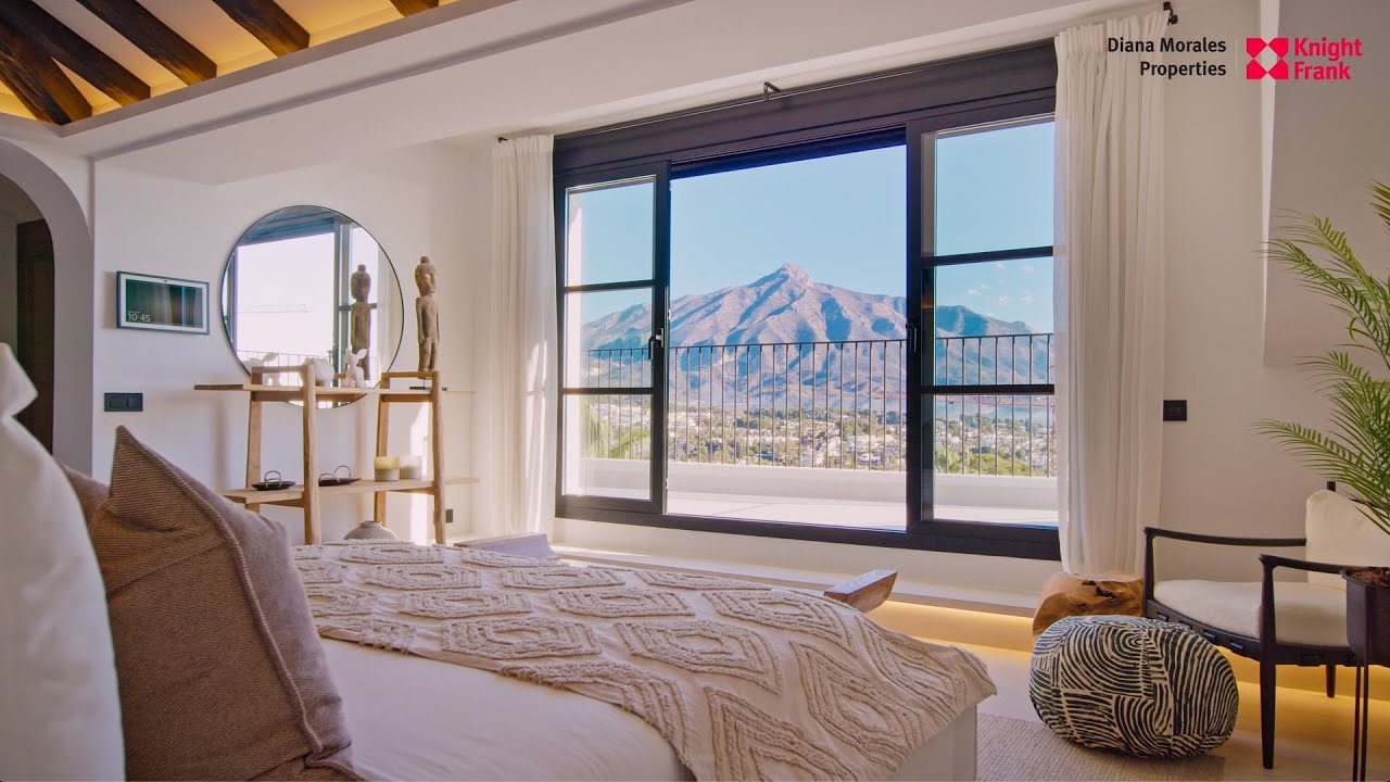 Villa for sale in Las Brisas, Nueva Andalucia