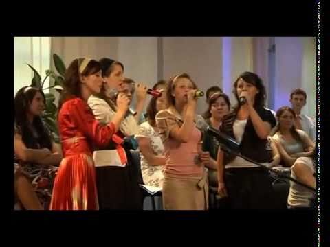 Surorile Onufrei - A batut