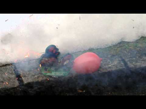 Feuerwerk Horror  Hämorrhoidenhuhn