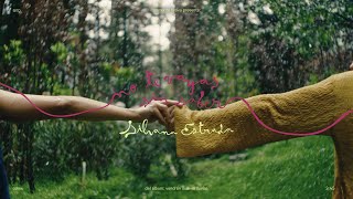 No Te Vayas Sin Saber Lyrics English Translation