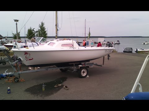 Dinghy sailing Jouet 17 Flying Fox Repair dinghy on the Geierswalder See after the GRP boat