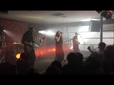 Twelve Foot Ninja- Invincible (live)