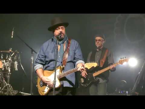 "How Can You Mend a Broken Heart" - The Mavericks - Englewood, New Jersey - April 5th, 2018